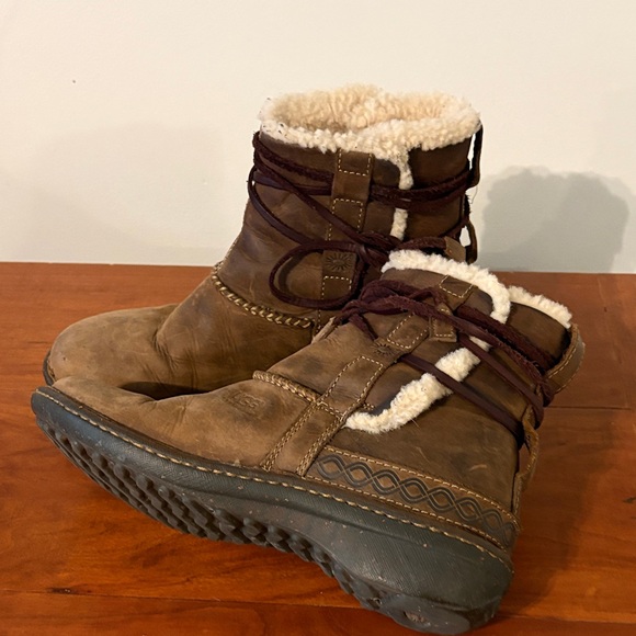 UGG Brown Shearling-Lined Boots short size 10 - Picture 2 of 11